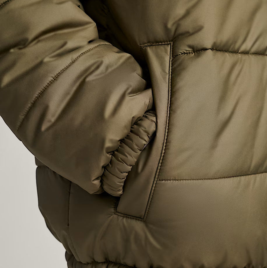 VANS - HILLGATE PUFFER BUNGEE CORD / SAND